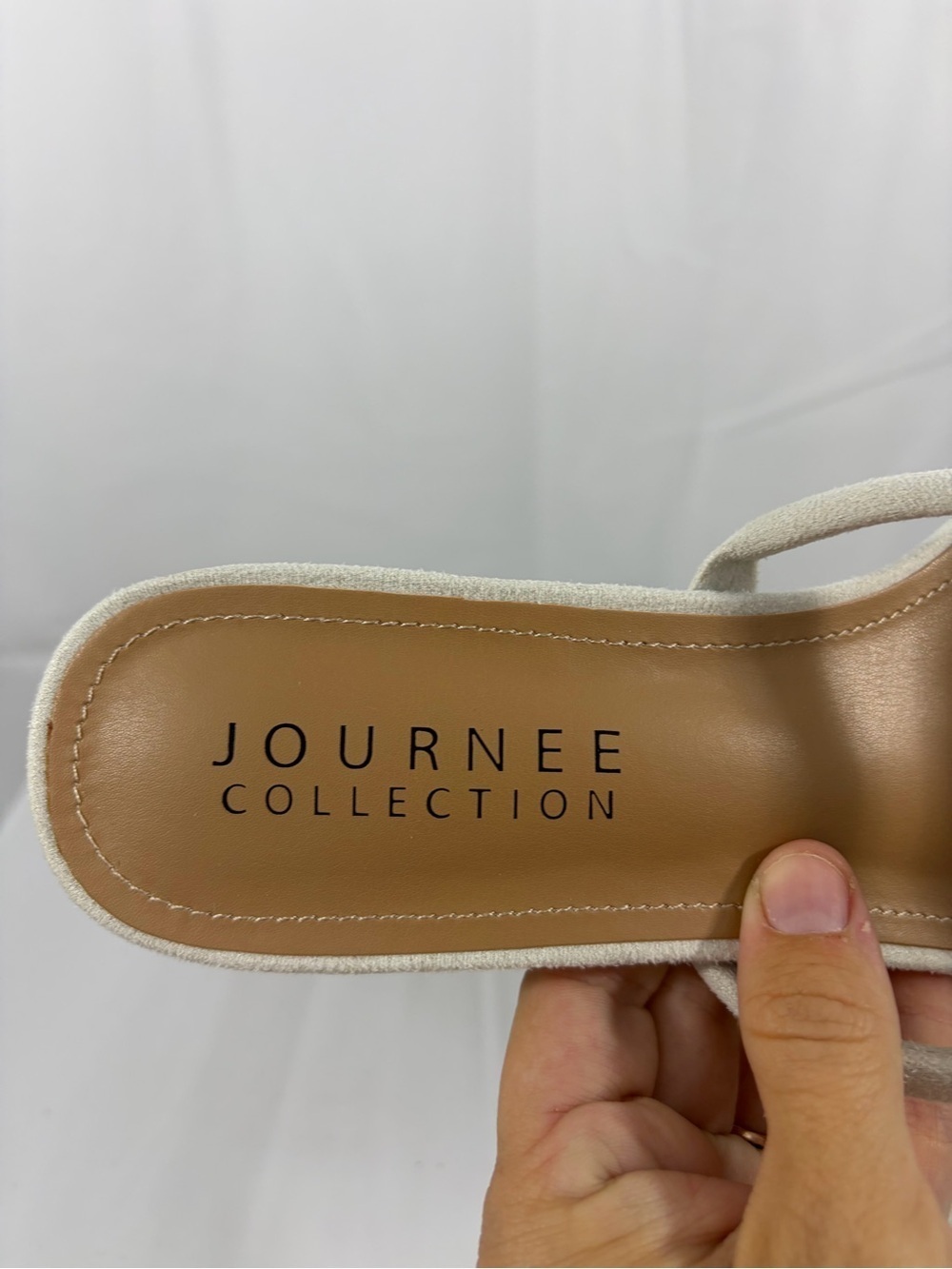 NWT Journee Collection Women’s Size 11 White Strappy Block Heel Sandals - Picture 2 of 5